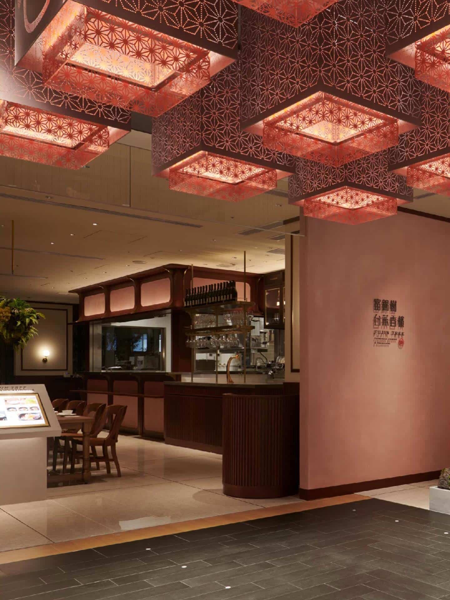 コレド室町テラス店は、都会の洗練さと